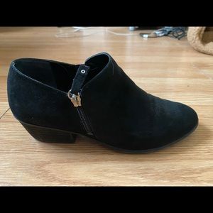 Dr. Scholl’s black booties